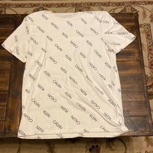 Calvin Klein patterned t shirt size small